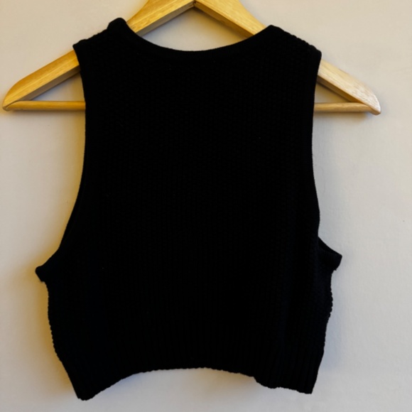 DECADE STUDIO Cropped Knit Top - Picture 4 of 6